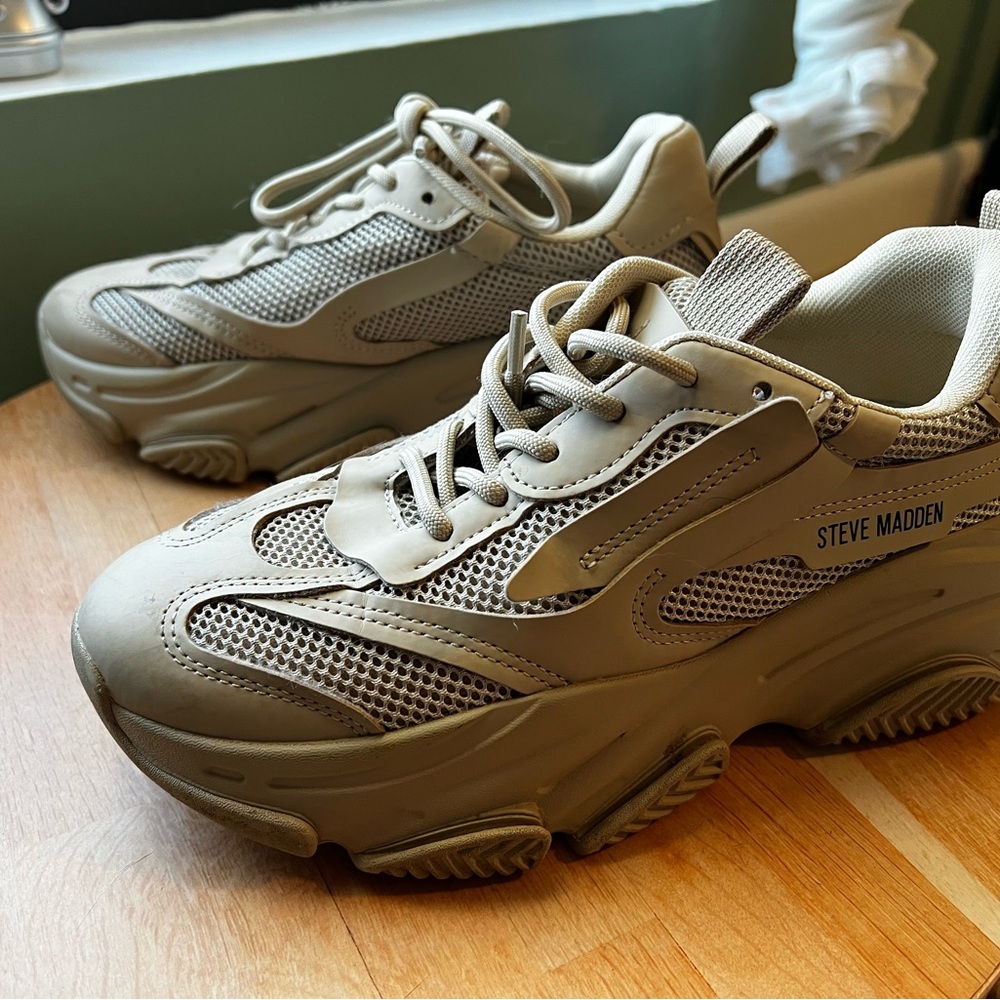 Steve Madden Beige Sneakers Sz 7.5